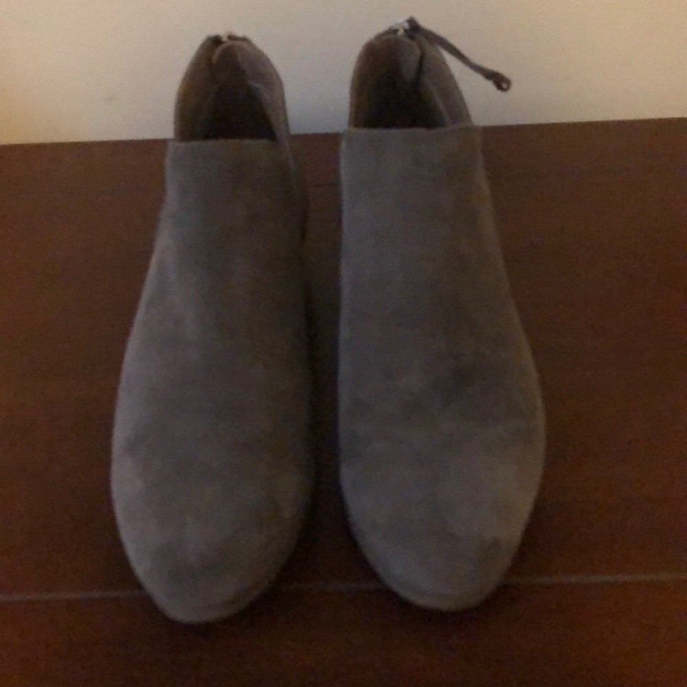 KENNETH COLE BOOTIES (Taupe)